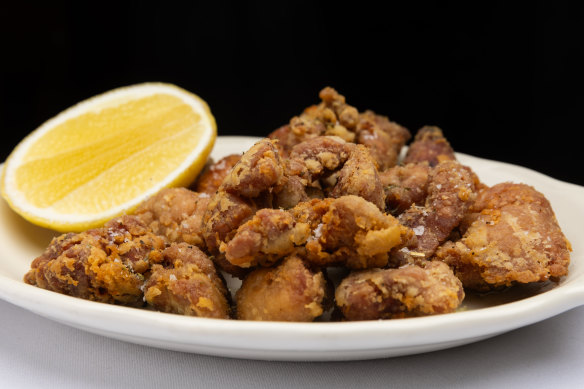 Fried sweetbreads with lemon.