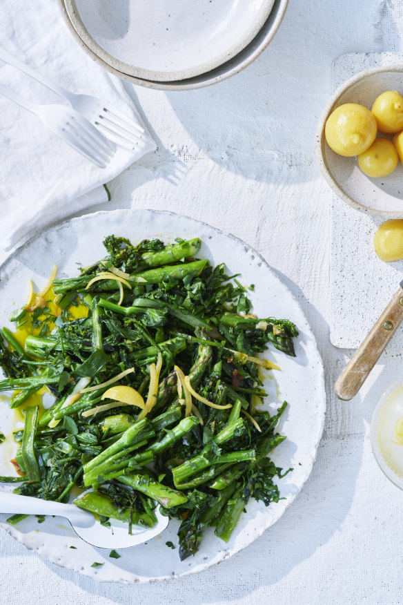 Ideally, we need to consume at least one serve of leafy greens every day. 