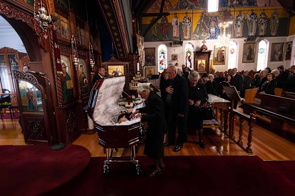 Effie mourns the passing of her husband.