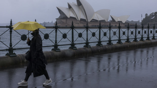 Sydney’s rain to continue all weekend, as dry morning gives way to drenching