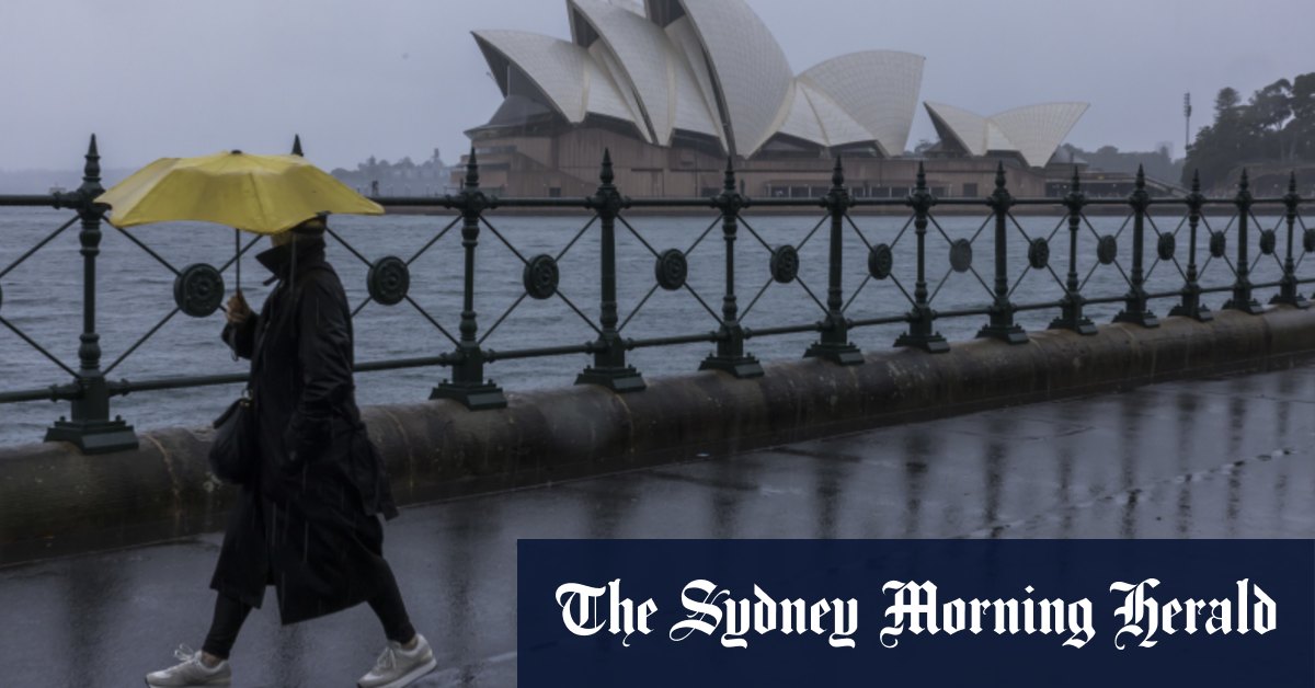 Sydney’s rain to continue all weekend, as dry morning gives way to drenching