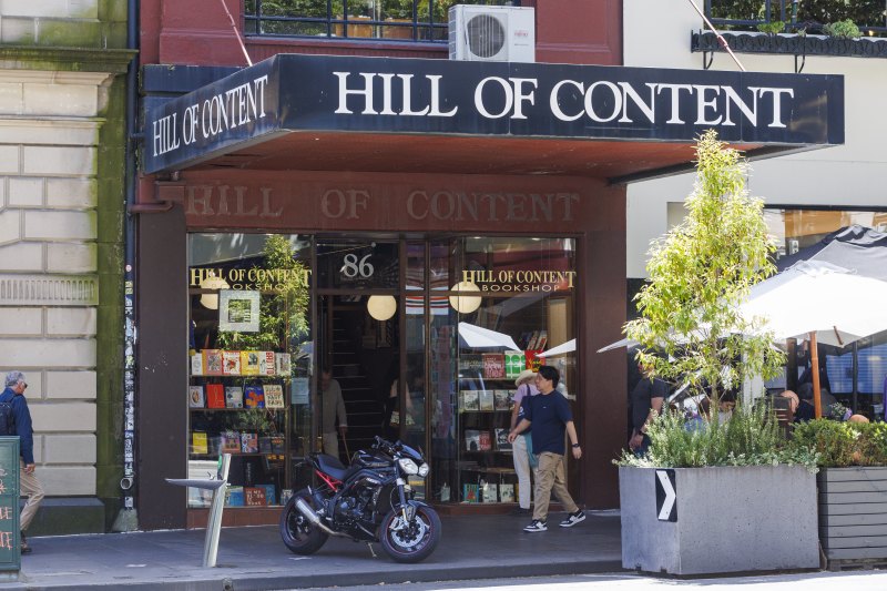 Hill of discontent as famous Melbourne bookshop fails to find a buyer
