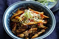 Stir-fried chicken with chilli sauce.