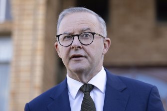 Opposition Leader Anthony Albanese had a bad first week of the campaign.