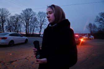 Алина из Гостомеля говорит, что на пути к украино-польской границе везде есть контрольно-пропускные пункты. 