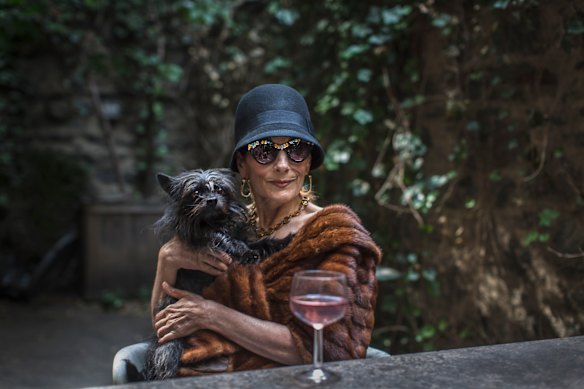 NYC is home to an estimated 600,000 dogs.