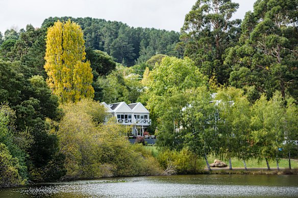 City dwellers may dream of greener pastures, but may want to consider the practicalities. 