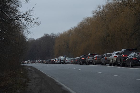 A long line of vehicles on the outskirts of Letychiv heading west to Lviv. People fleeing attacks in Kharkiv have been using this route to Lviv and then to Poland. 