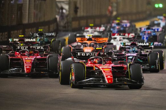 Ferrari’s Carlos Sainz jnr leads the field at the start of the Singapore Formula 1 Grand Prix at the Marina Bay circuit on Sunday.