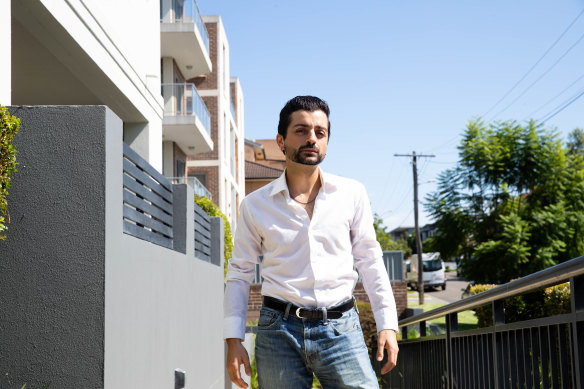 Actor Rahel Romahn won the 2022 Heath Ledger Scholarship. 