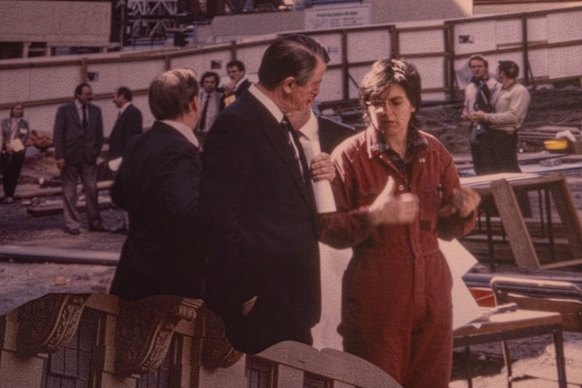 Former Premier Neville Wran talking to archeologist Anne Bickford at the original dig at First Government House, in 1983.  