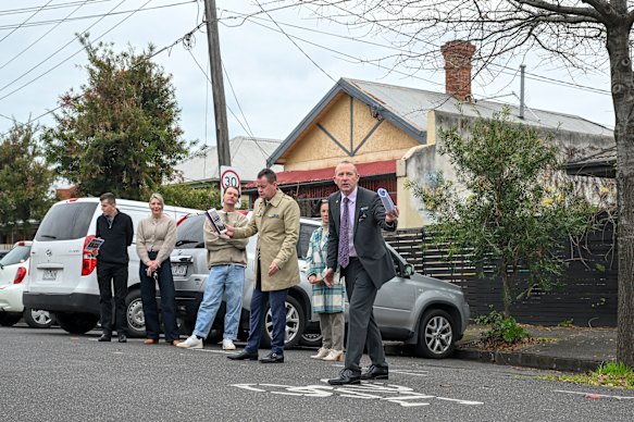 A knockout bid sealed the auction for a young couple in Collingwood. 