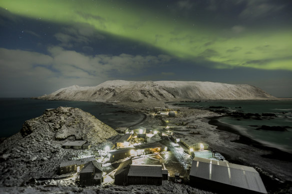 An aurora over the Macquarie Island
Research Station, Australia’s permanent sub-Antarctic base located midway between Tasmania and Antarctica.