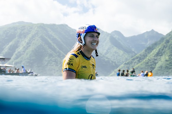 Mollie Picklum outpointed America’s Caitlin Simmers to win the Tahiti Pro at Teahupo’o. 