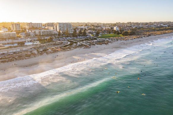 As close to ‘hectic’ as it gets… Scarborough Beach.