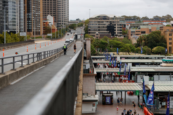 The Cahill Expressway goes over the centre of the quay.