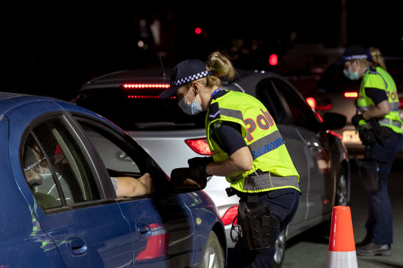 Police checkpoint on the closed border between Victoria and NSW, January 1, 2021. 