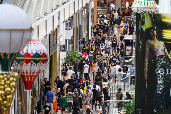 Australians are being told tough times are coming - but some can’t let go of their COVID spending habits. 