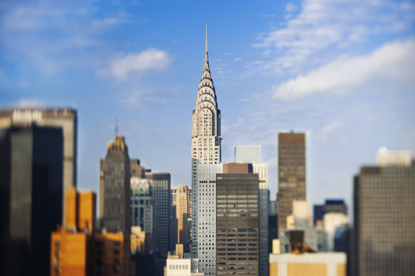 The iconic Chrysler Building contains 30,000 tonnes of steel and four million bricks. 