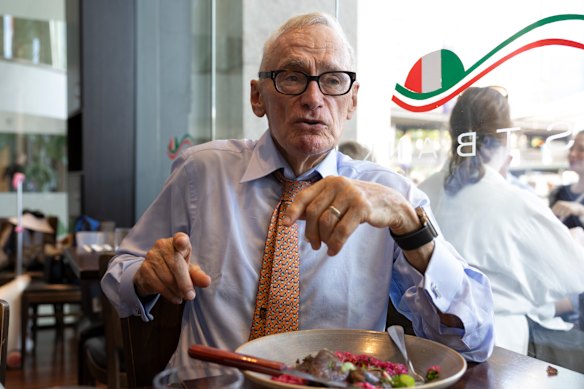 Lunch with Bob Carr at Eastbank in Circular Quay, 