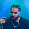 Drake has given out tens of thousands of dollars to fans at his shows since starting his Australia tour last week.