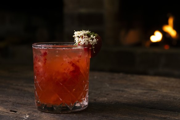 Pink gin, vanilla vodka, dried strawberries, sugar syrup and lemonade.