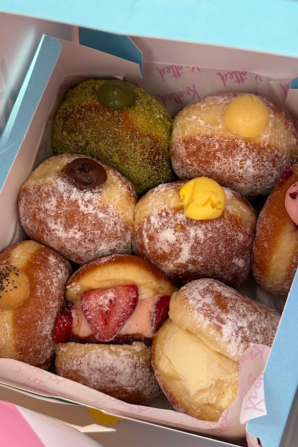 Cafe Knotted, Burwood.