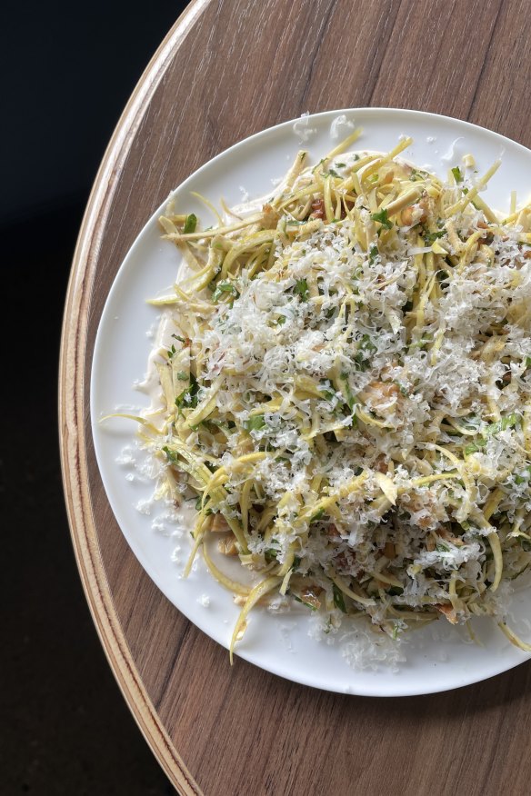 Raw artichoke with anchovy, walnuts and Comté.