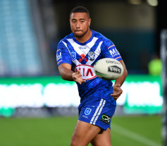 Ofahiki Ogden playing for the Bulldogs in 2019.