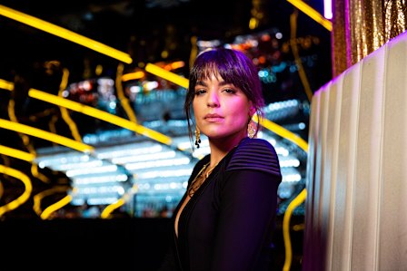 Valance plays Tahlia Woods in Playing for Keeps, returning to Network 10 on October 16. 