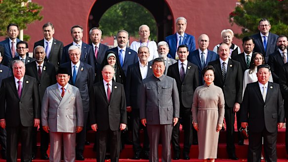 Former Victorian premier Dan Andrews (top right) with world leaders including (front row, from left): Tajikistan’s Emomali Rahmon, Indonesia’s Prabowo Subianto, Russia’s Vladimir Putin, China’s Xi Jinping (all presidents); China’s first lady Peng Liyuan; and North Korea leader Kim Jong-un; (second row, from left): Maldives President Mohamed Muizzu, Kazakhstan President Kassym-Jomart Tokayev, Iranian president’s daughter Zahra Pezeshkian, Iran President Masoud Pezeshkian, Turkmenistan President Serdar Berdimuhamedow, Azerbaijan President Ilham Aliyev, and his wife and Azerbaijan vice president Mehriban Aliyeva.