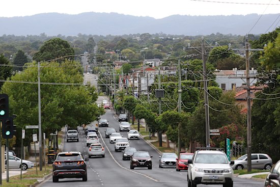 Canterbury Rd in Box Hill South, looking east toward the Station St intersection.