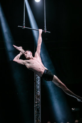 Peepshow combines cabaret and burlesque with traditional circus acts.