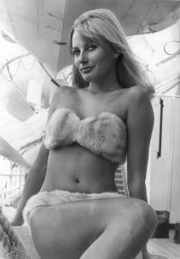 Evelin Hegyesi wearing her mink bikini in Sydney in 1966.