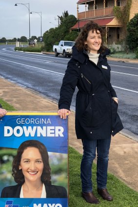 Georgina Downer on the campaign trail in Middleton, SA.