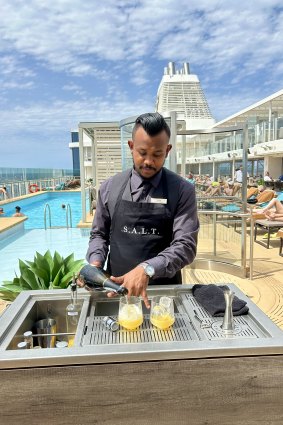 Silver Ray’s mobile cocktail cart appears poolside.