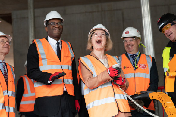Prime Minister Liz Truss and Chancellor of the Exchequer Kwasi Kwarteng (left) during a visit to a construction site for a medical innovation campus in Birmingham.