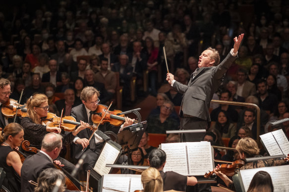 Australian World Orchestra perform Mahler 9.