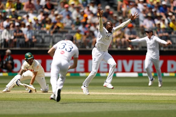 Jofra Archer dismisses Jake Weatherald with just the second ball of Australia’s innings.