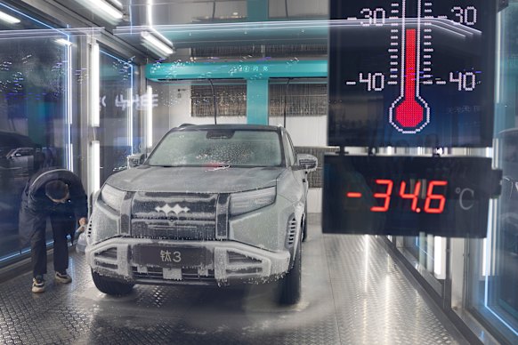 BYD’s low temperature fast-charging display at the Beijing Auto Show 2026.