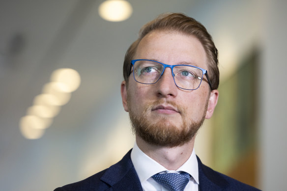 Opposition home affairs spokesman James Paterson says the government is keeping secrets over detainees.