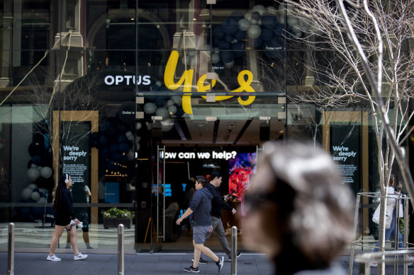 Optus has apologised to customers over the data breach. 