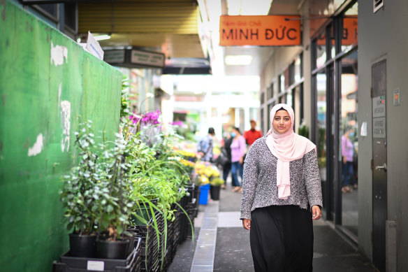 Contact tracer and community volunteer Nafisa Anvar wants to make it easier for people to settle in Melbourne. 