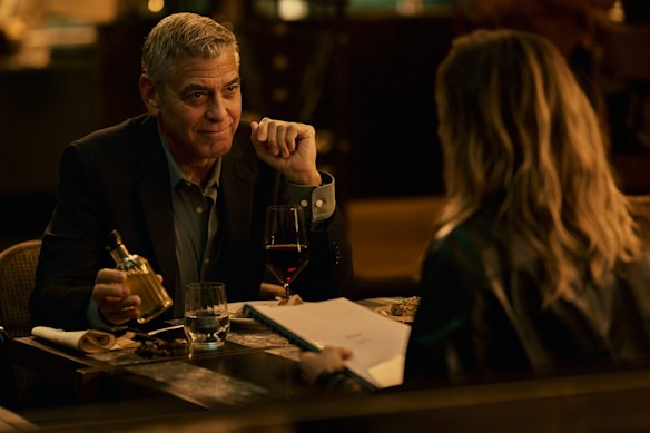 George Clooney berperan sebagai dirinya sendiri dalam Call My Agent!: The Movie.