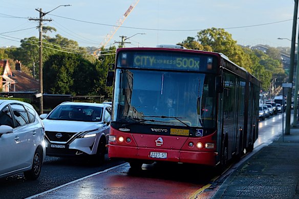 A 500X express bus on Victoria Road in Drummoyne.