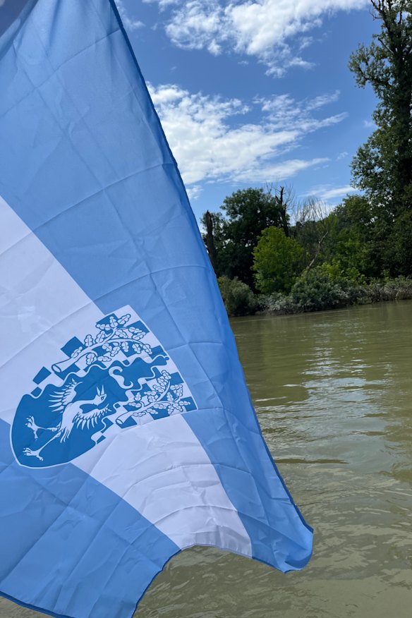 The national flag of Verdis.