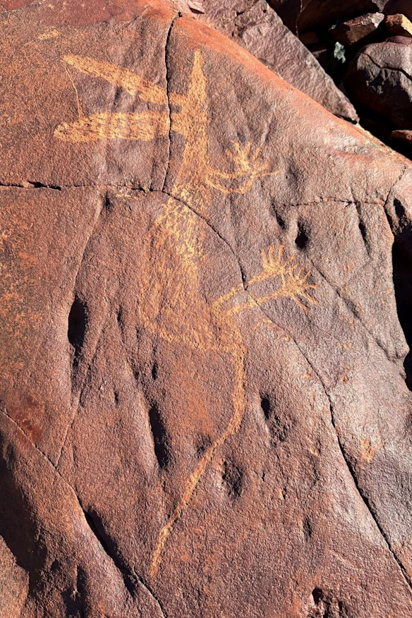 A bilby motif at Enderby Island in Murujuga National Park.