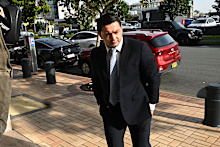 South Sydney hooker Brandon Smith has had a betting charge withdrawn in a Gold Coast court.