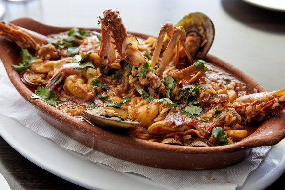 Go-to dish: Build your meal around the arroz de marisco (seafood rice).