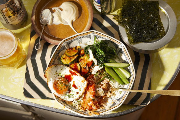Sesame-fried egg bibimbap.

